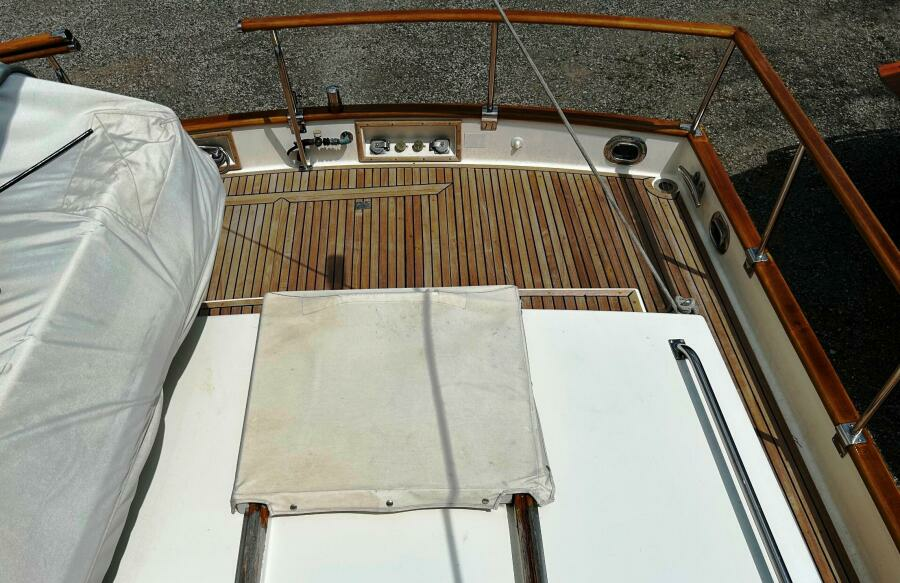 FB to Aft Deck & Cockpit