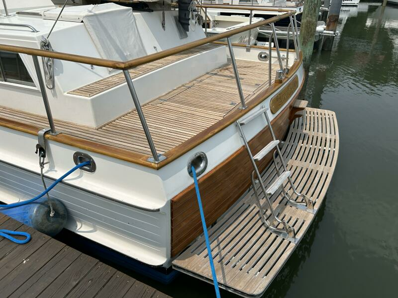 Cockpit & Swim Platform