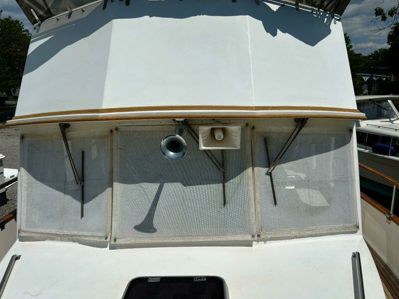 Lower superstructure