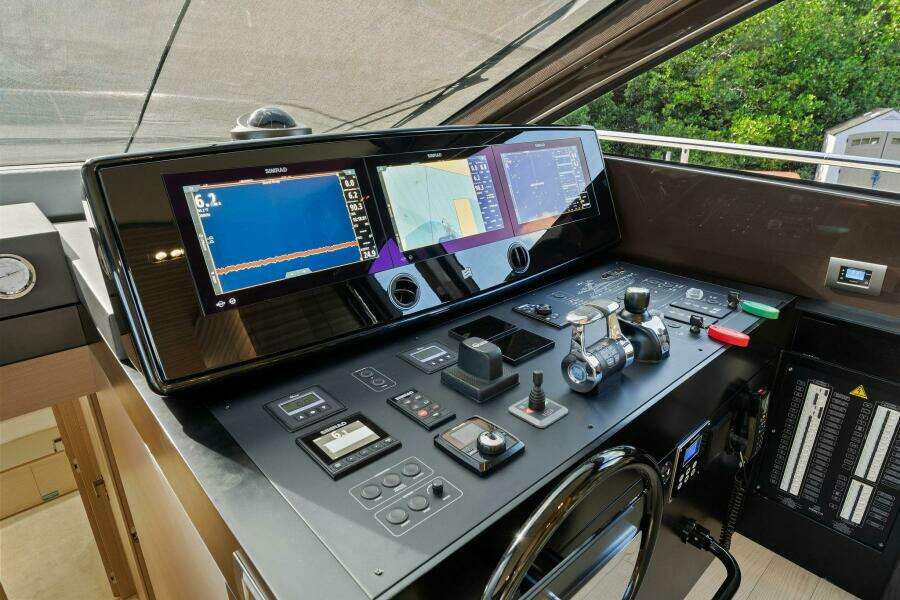 ONLY ONE 67ft Ferretti Yachts Yacht For Sale