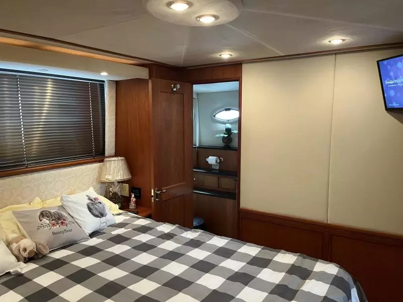 2002 Silverton 453 Motor Yacht