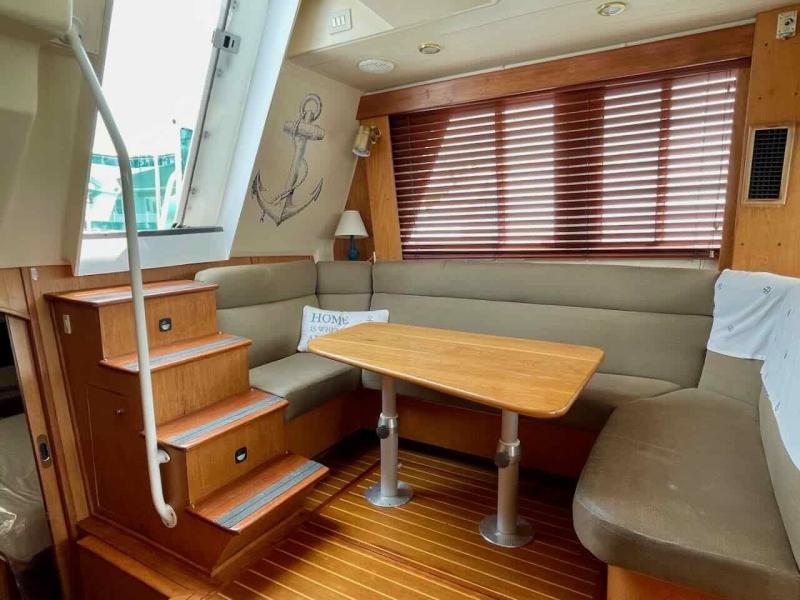 2000 Mainship 430