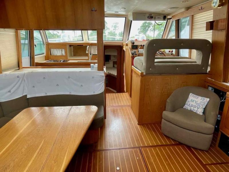 2000 Mainship 430