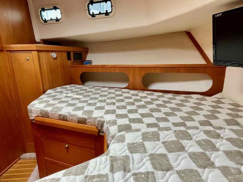 2000 Mainship 430