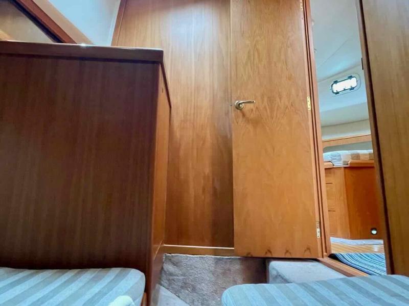 2000 Mainship 430