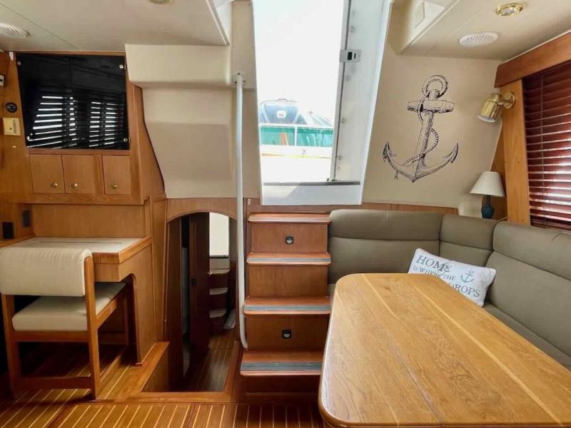2000 Mainship 430