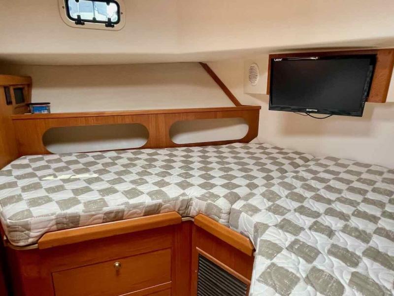 2000 Mainship 430