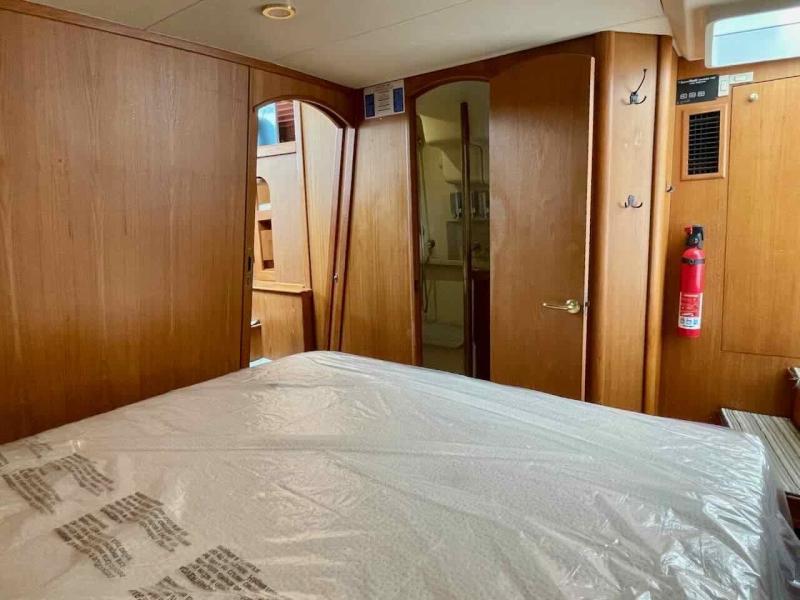2000 Mainship 430