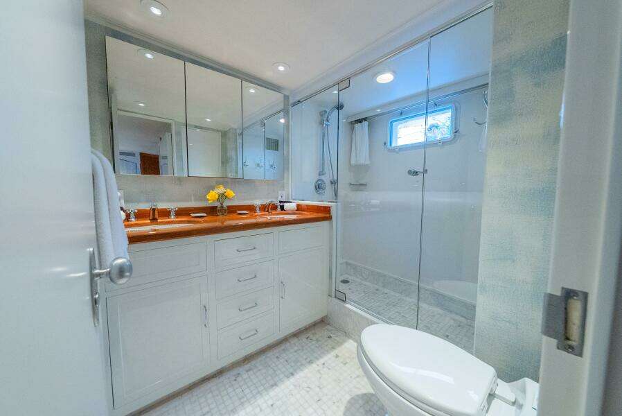 Owners Ensuite Head