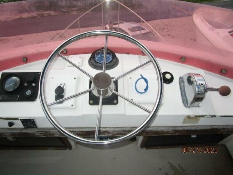 28' Cape Dory flybridge helm