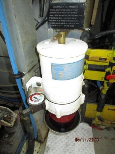 48' Hatteras port Racor fuel filter