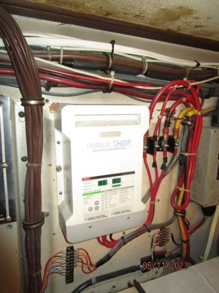 48' Hatteras battery charger