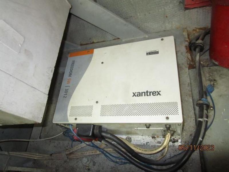 48' Hatteras inverter