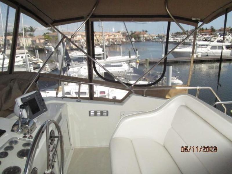 48' Hatteras flybridge starboard