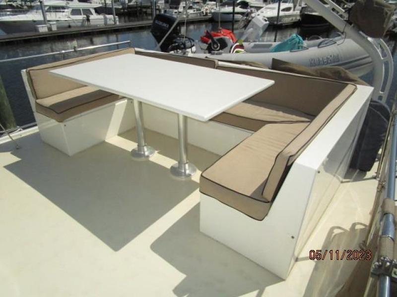48' Hatteras tender deck seating