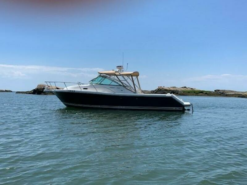 Asolare 28ft Pursuit Yacht For Sale