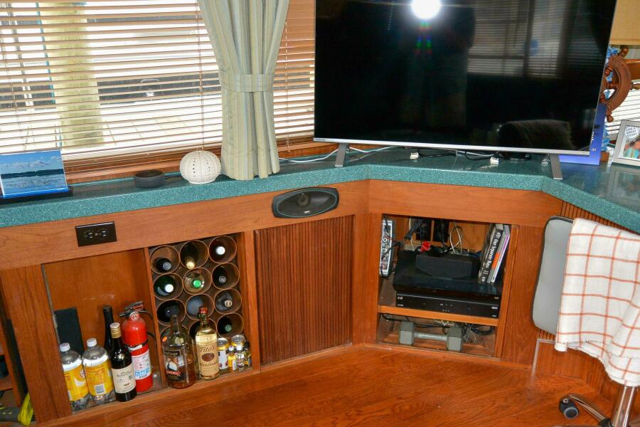 1989 Tollycraft Cockpit