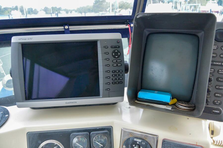 1989 Tollycraft Cockpit