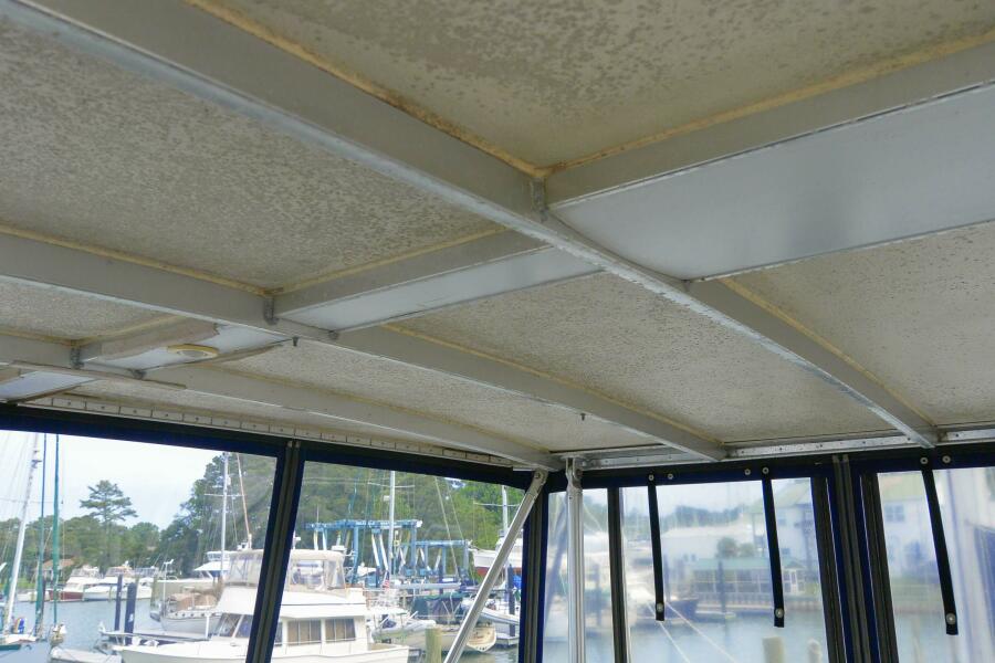 Hardtop Flybridge & Sundeck