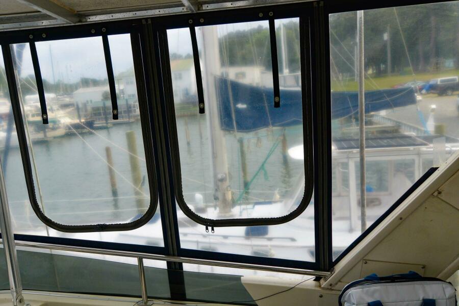 1989 Tollycraft Cockpit