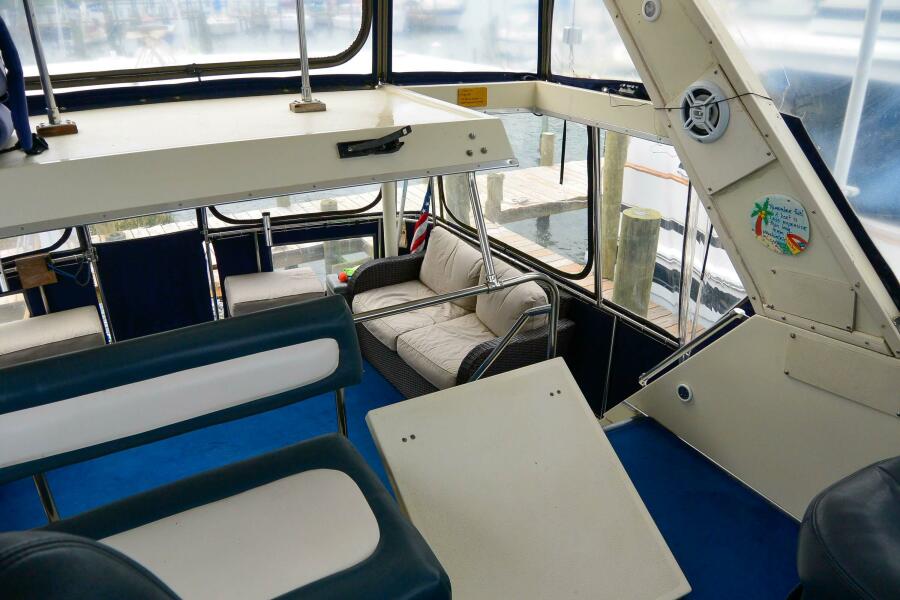 1989 Tollycraft Cockpit