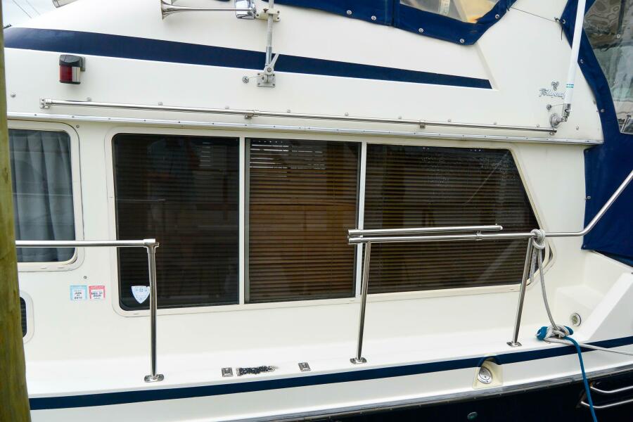 1989 Tollycraft Cockpit