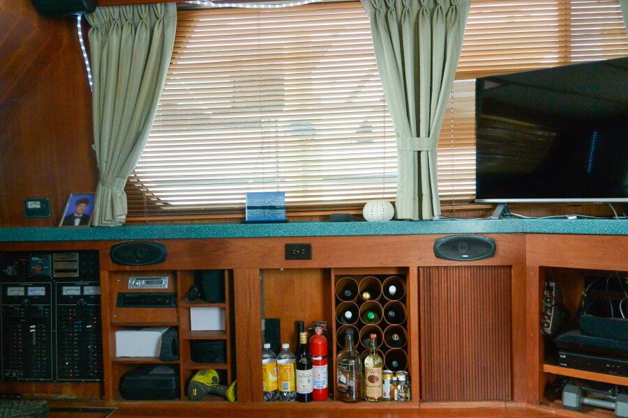 1989 Tollycraft Cockpit