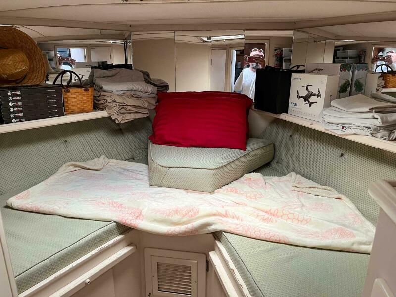 1989 Tollycraft Cockpit