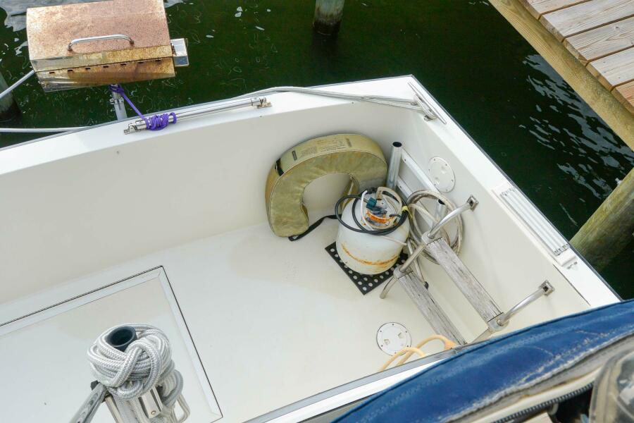 1989 Tollycraft Cockpit