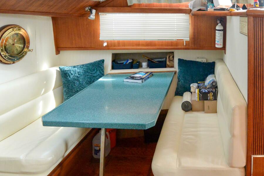 1989 Tollycraft Cockpit
