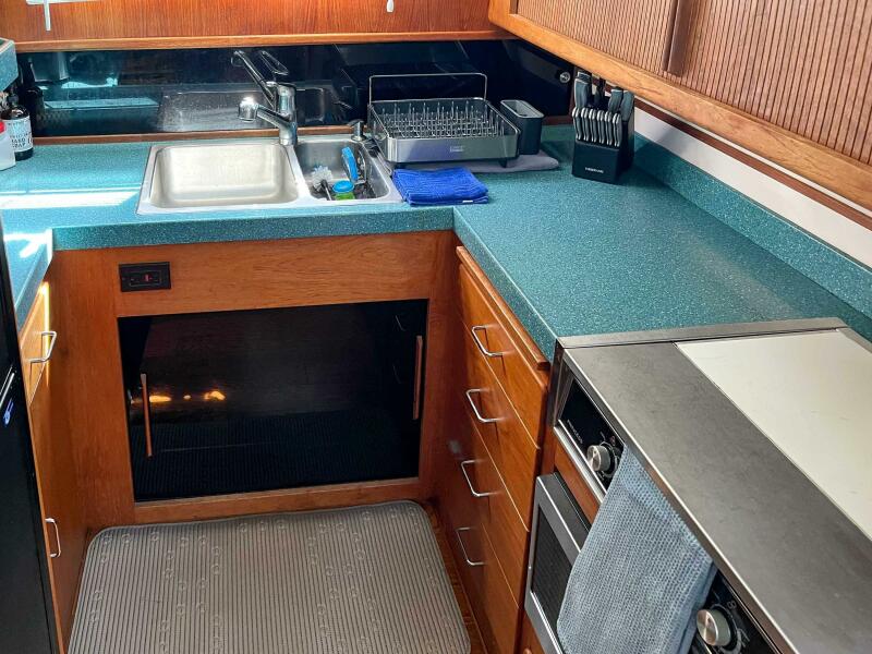 1989 Tollycraft Cockpit