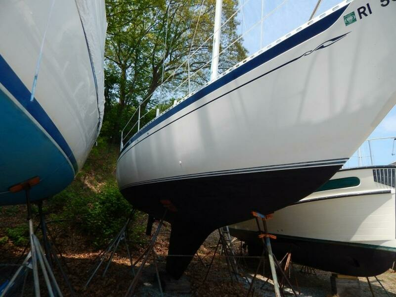 1985 Islander Sloop