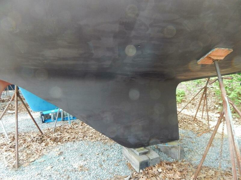 1985 Islander Sloop