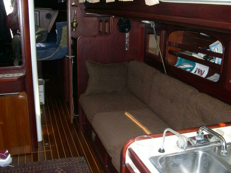 1985 Islander Sloop