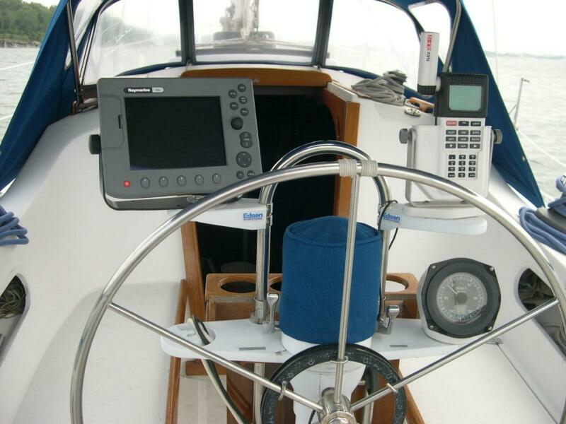 1985 Islander Sloop