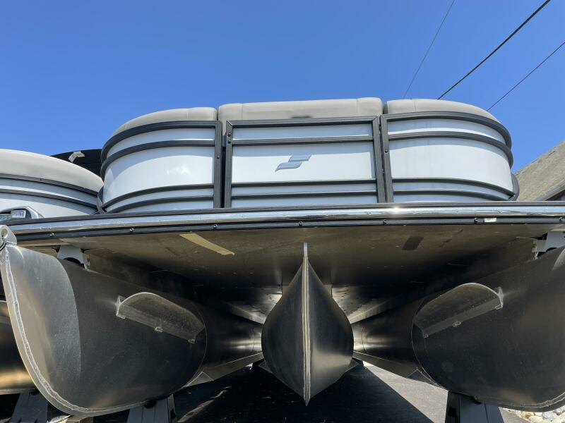 25ft Starcraft Yacht For Sale