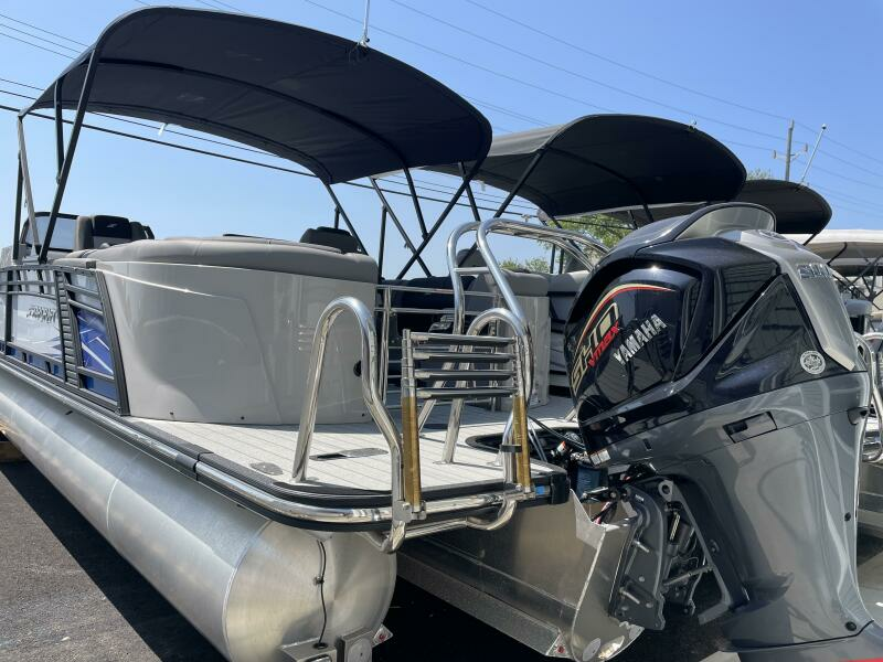 25ft Starcraft Yacht For Sale