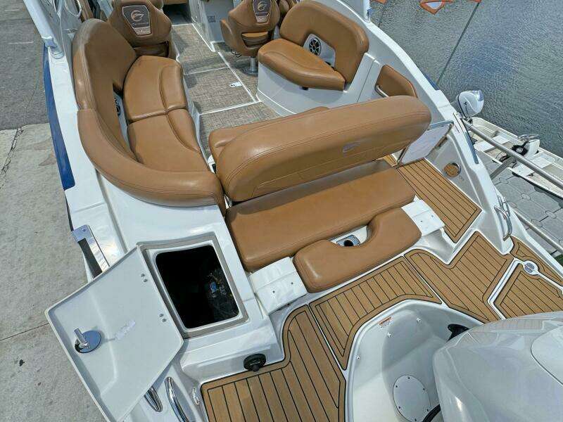 29ft Crownline Yacht For Sale