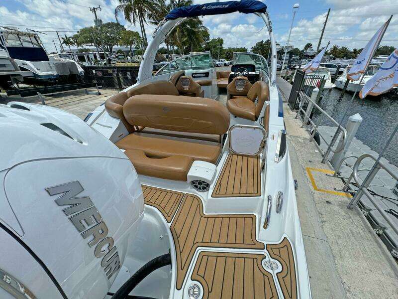 29ft Crownline Yacht For Sale