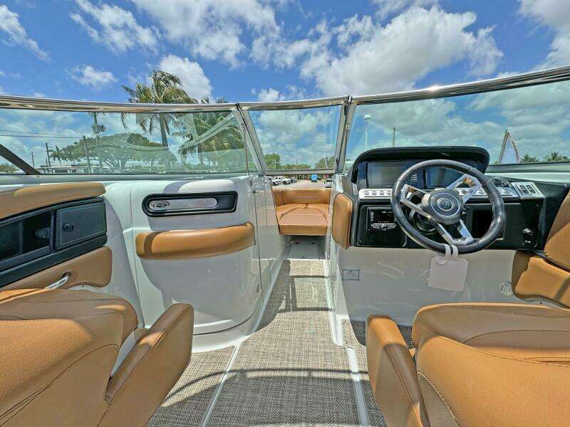 29ft Crownline Yacht For Sale
