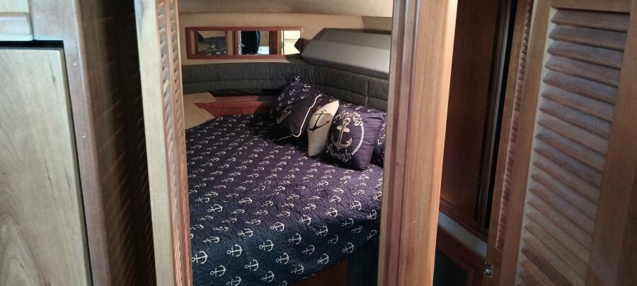 1989 Sea Ray 44 Aft Cabin