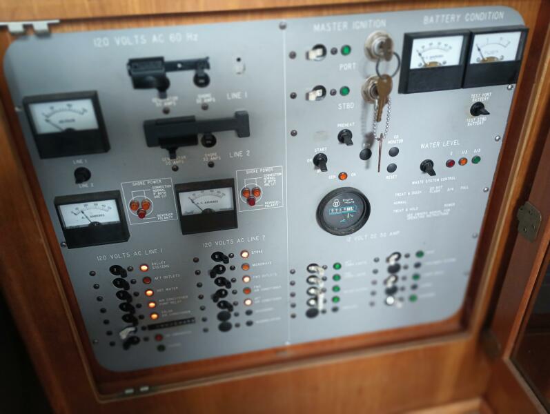1989 Sea Ray 44 Aft Cabin