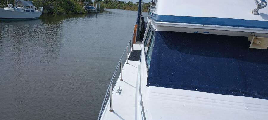 1989 Sea Ray 44 Aft Cabin