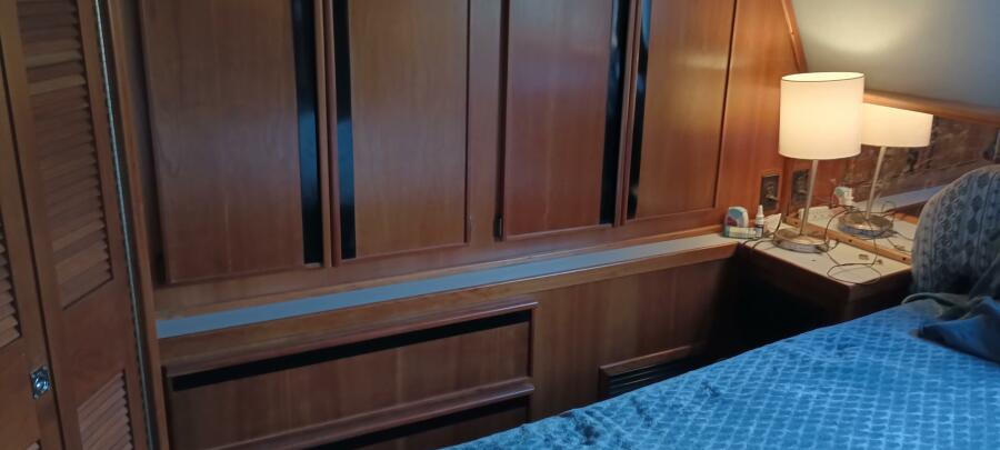 1989 Sea Ray 44 Aft Cabin