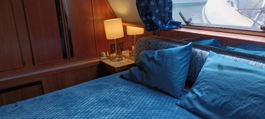 1989 Sea Ray 44 Aft Cabin