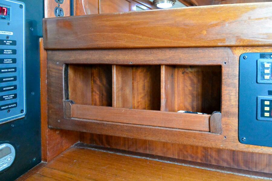 Nave desk 