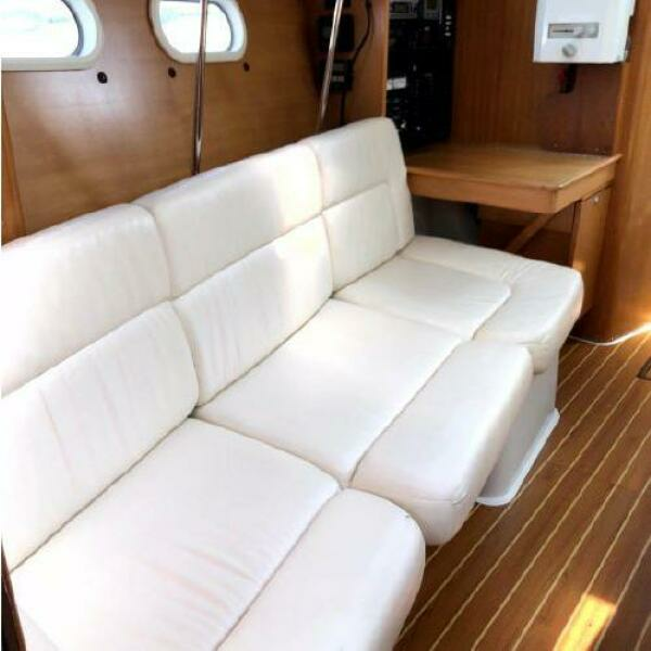 2004 Catalina 387