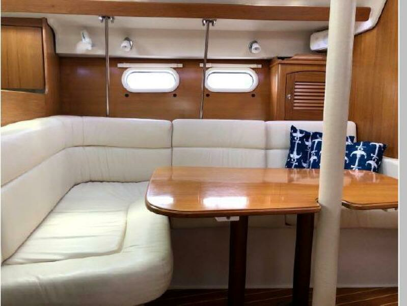 2004 Catalina 387