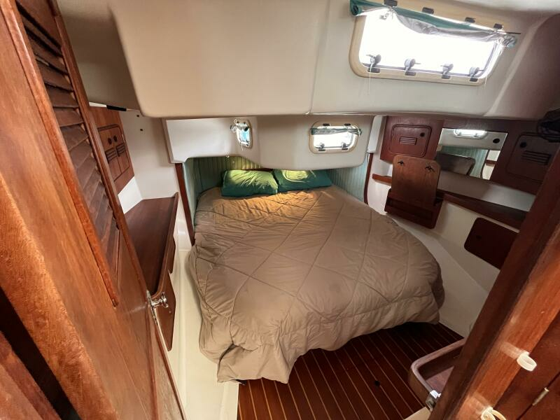 40ft C amp C Yacht For Sale