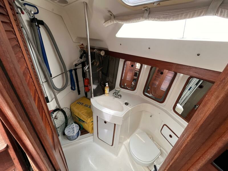 40ft C amp C Yacht For Sale